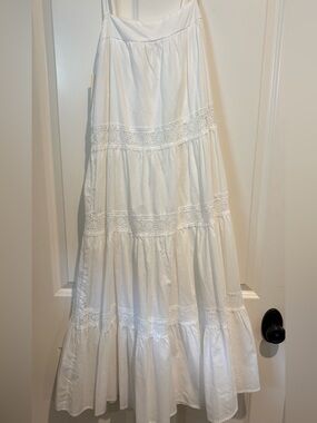 Stitch and Feather White Tiered Lace Maxi/ mid  dress. Size medium. NWT